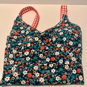 Land’s End tankini ditsy floral/ red and white gingham reversible size 16.